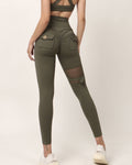 Leggings de Yoga con Bolsillo de Malla y Corte Único, Realce en la Cola