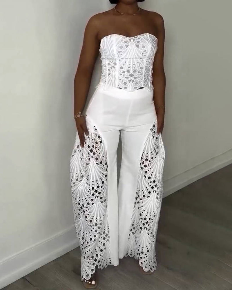 Conjunto de Top Elegante Sin Tirantes con Ojalillos Florales y Pantalones de Pierna Ancha