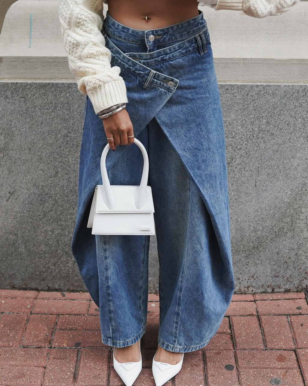 Jeans de pierna ancha con cintura alta y frente cruzado