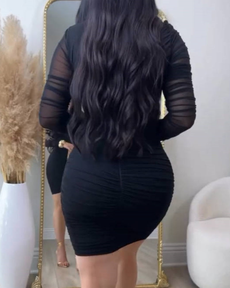 Vestido Mini Ajustado de Malla con Mangas Largas y Fruncido Sexy