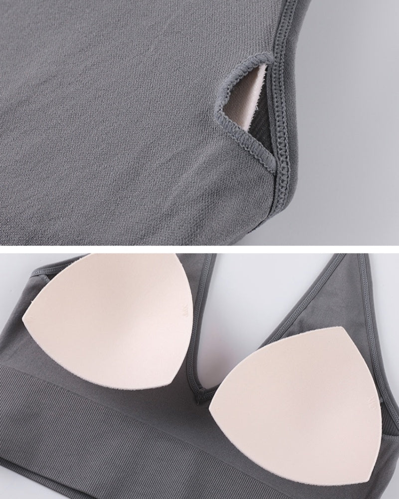 Soutien inalámbrico triangular con escote profundo en V, cuello halter y espalda descubierta