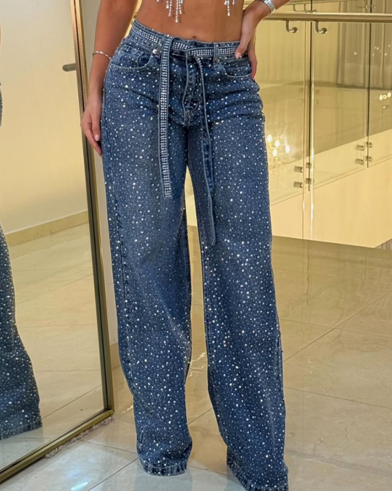 Jeans de tiro medio lavado a la moda con pierna recta y tachuelas en forma de diamante