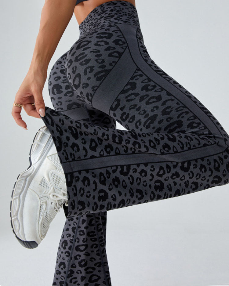 Pantalones deportivos acampanados de tiro alto con estampado de leopardo que realzan las caderas para yoga y fitness