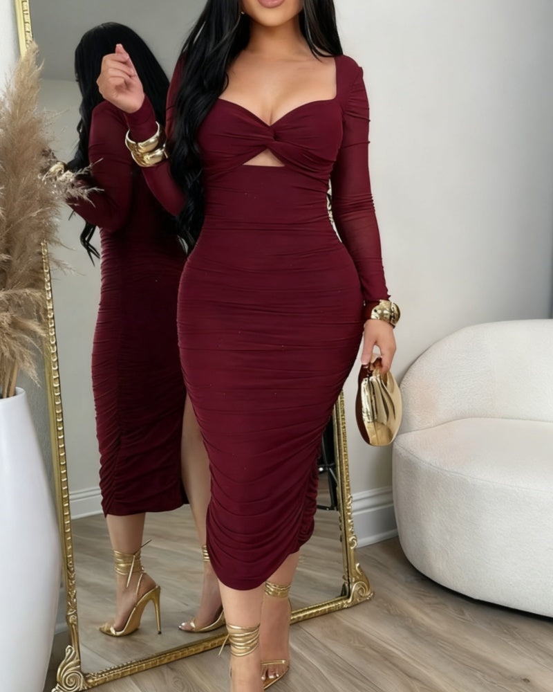 Vestido Midi Ajustado con Mangas de Malla con Recortes y Fruncidos Glamuroso